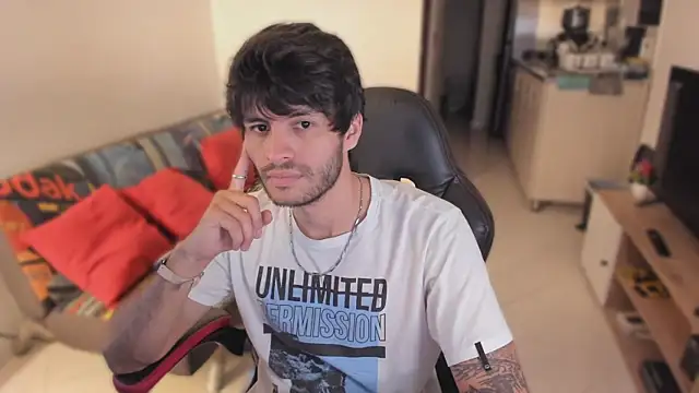 Snapshot of justin_stark7 chatting on October 25, 11:10 pm justin stark7 online show from October 25, 11:10 pm