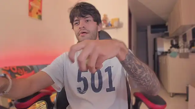 Snapshot of justin_stark7 chatting on November 10, 10:42 pm justin stark7 online show from November 10, 10:42 pm