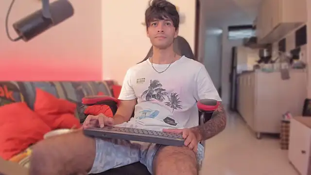 Snapshot of justin_stark7 chatting on November 17, 9:42 pm justin stark7 online show from November 17, 9:42 pm