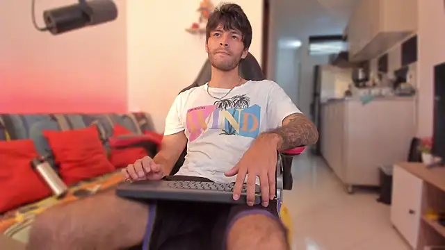 Snapshot of justin_stark7 chatting on November 25, 8:42 pm justin stark7 online show from November 25, 8:42 pm