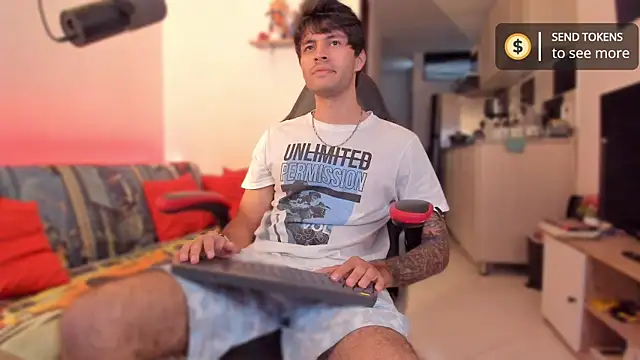 Snapshot of justin_stark7 chatting on November 28, 9:39 pm justin stark7 online show from November 28, 9:39 pm