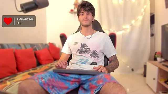 Snapshot of justin_stark7 chatting on December 2, 8:26 pm justin stark7 online show from December 2, 8:26 pm