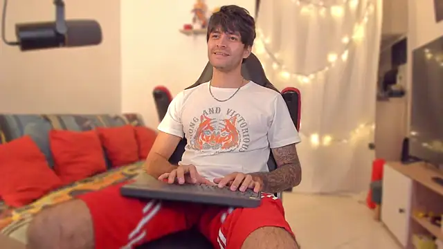 justin stark7 online show from December 19, 9:33 pm