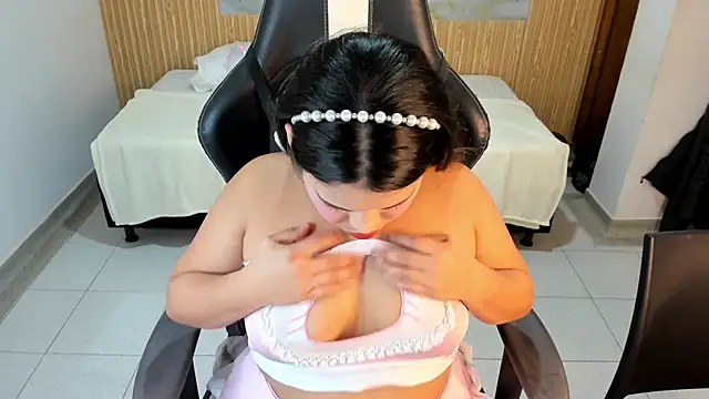 samy 19  online show from September 9, 10:59 am