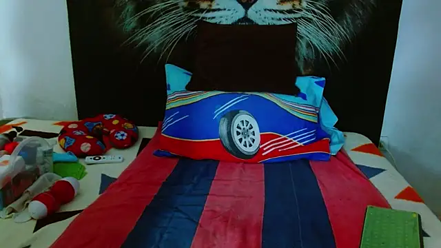 Snapshot of Michaell_Myerss_ chatting on October 2, 1:51 pm Michaell Myerss  online show from October 2, 1:51 pm