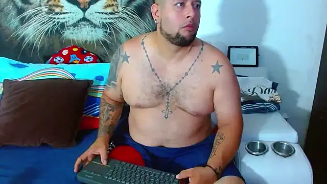 Snapshot of Michaell_Myerss_ chatting on October 29, 1:46 pm Michaell Myerss  online show from October 29, 1:46 pm