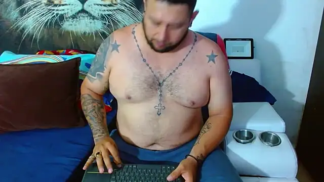 Snapshot of Michaell_Myerss_ chatting on November 10, 8:19 pm Michaell Myerss online show from November 10, 8:19 pm