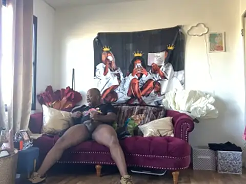 Snapshot of bigshh8 chatting on October 30, 5:57 pm bigshh8 online show from October 30, 5:57 pm