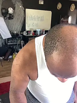 Snapshot of bigshh8 chatting on November 10, 7:46 pm bigshh8 online show from November 10, 7:46 pm