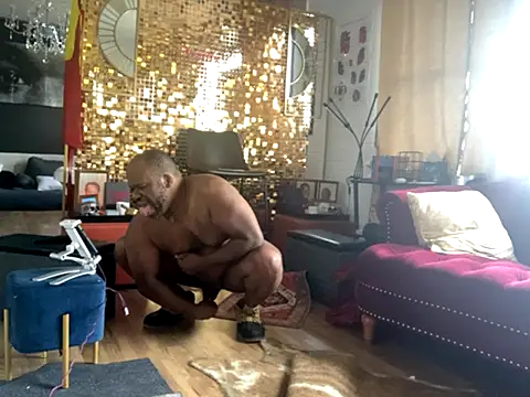 Snapshot of bigshh8 chatting on November 14, 8:18 pm bigshh8 online show from November 14, 8:18 pm