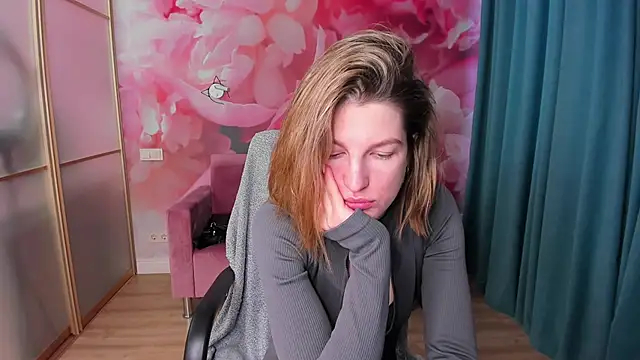 EmilyWalkeri online show from January 28, 7:53 am