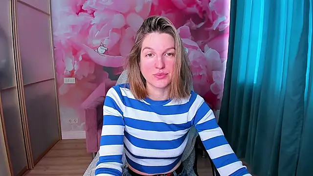 EmilyWalkeri online show from February 2, 7:41 am