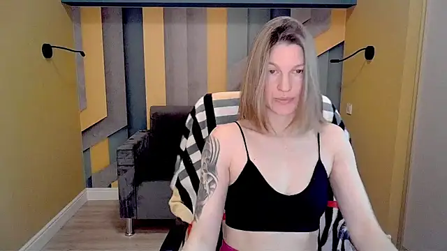 EmilyWalkeri online show from February 24, 8:06 am