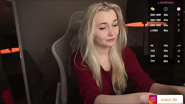 Snapshot of Lisa_003 chatting on December 5, 7:17 pm Lisa 003 online show from December 5, 7:17 pm