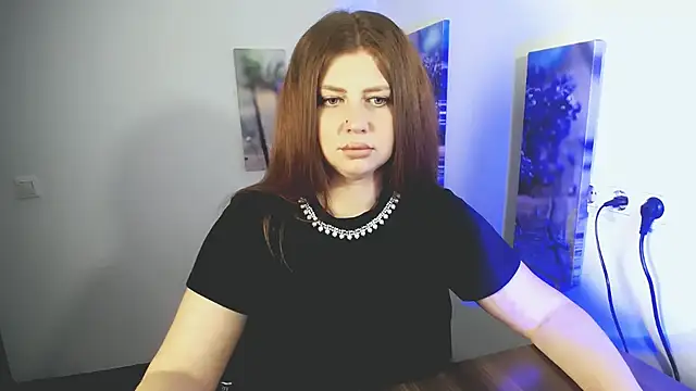 Snapshot of Lizzy_Love chatting on May 15, 9:05 am Lizzy Love online show from May 15, 9:05 am