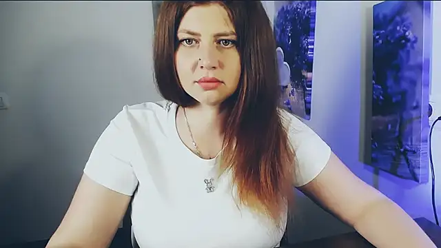 Snapshot of Lizzy_Love chatting on June 3, 9:12 am Lizzy Love online show from June 3, 9:12 am