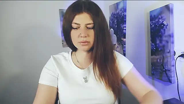 Snapshot of Lizzy_Love chatting on June 6, 8:30 am Lizzy Love online show from June 6, 8:30 am