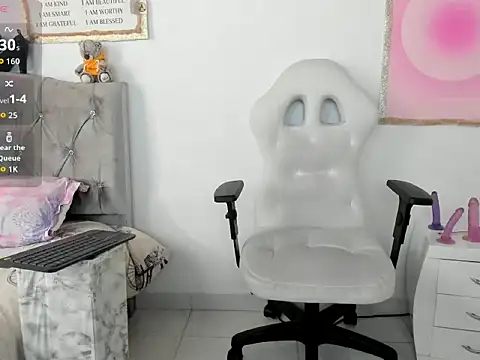 Snapshot of cindy_love2 chatting on December 5, 2:03 pm cindy love2 online show from December 5, 2:03 pm