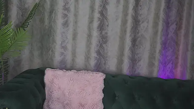 FoxieJullia online show from March 10, 10:37 am