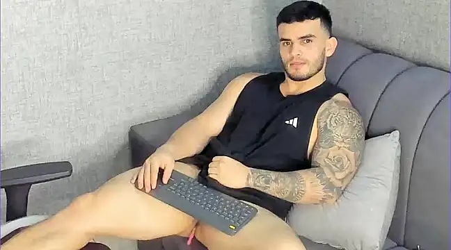 Ricardogo19 online show from February 18, 12:04 am