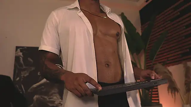 Logan Varela online show from February 3, 1:19 pm