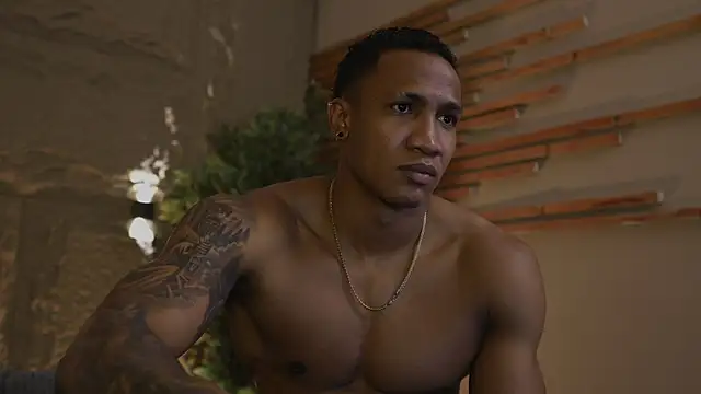 Logan Varela online show from October 9, 9:40 am