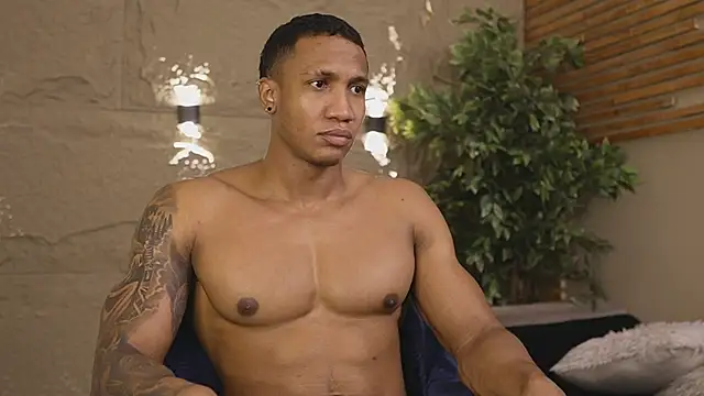 Logan Varela online show from December 20, 12:45 pm