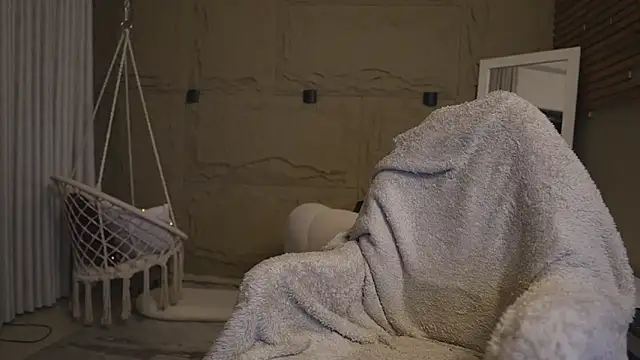 Logan Varela online show from February 28, 1:12 pm