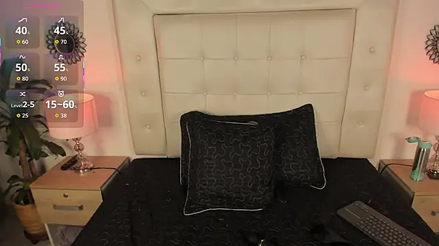 Agatha Vixen online show from September 12, 12:38 pm