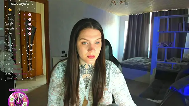 AizaRose online show from April 22, 7:00 am