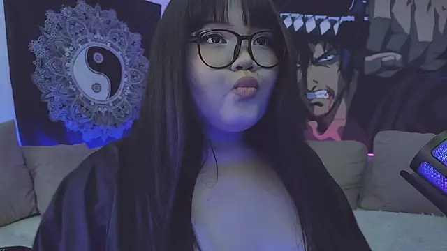 Snapshot of LeyaKan chatting on January 19, 9:45 pm LeyaKan online show from January 19, 9:45 pm