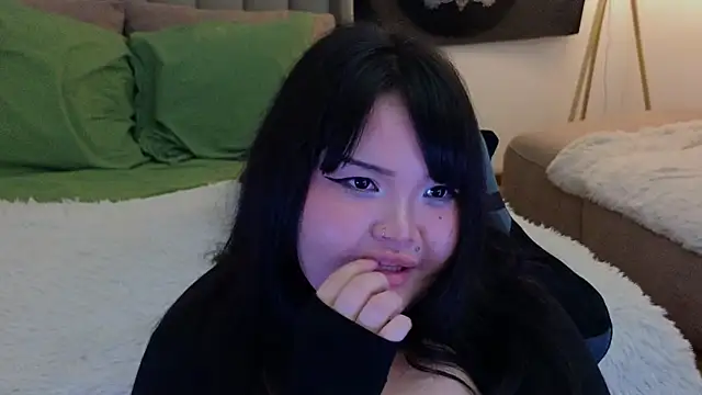 Snapshot of LeyaKan chatting on March 13, 12:05 am LeyaKan online show from March 13, 12:05 am