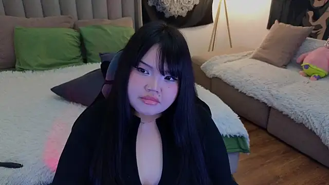 Snapshot of LeyaKan chatting on March 14, 9:00 pm LeyaKan online show from March 14, 9:00 pm