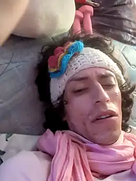 Snapshot of gurlnips chatting on February 11, 1:20 am gurlnips online show from February 11, 1:20 am