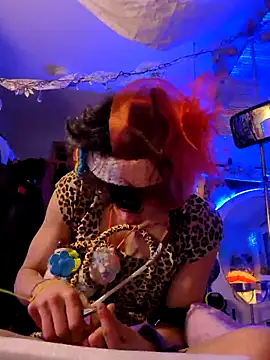 Snapshot of gurlnips chatting on February 12, 3:05 pm gurlnips online show from February 12, 3:05 pm