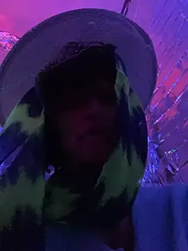 Snapshot of gurlnips chatting on February 14, 6:56 am gurlnips online show from February 14, 6:56 am