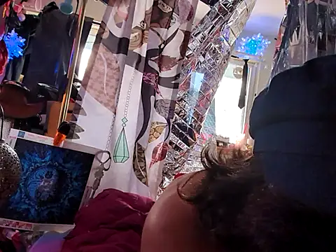 Snapshot of gurlnips chatting on February 21, 6:59 pm gurlnips online show from February 21, 6:59 pm