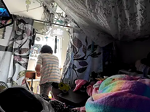 Snapshot of gurlnips chatting on February 28, 8:28 pm gurlnips online show from February 28, 8:28 pm