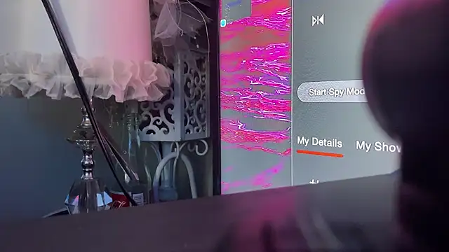 Snapshot of gurlnips chatting on March 7, 12:04 am gurlnips online show from March 7, 12:04 am