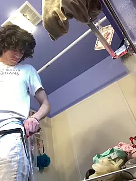 Snapshot of gurlnips chatting on March 16, 12:01 am gurlnips online show from March 16, 12:01 am