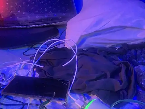 Snapshot of gurlnips chatting on September 13, 3:01 pm gurlnips online show from September 13, 3:01 pm