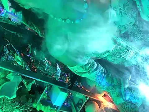 Snapshot of gurlnips chatting on September 17, 5:53 am gurlnips online show from September 17, 5:53 am