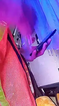 Snapshot of gurlnips chatting on September 20, 10:05 am gurlnips online show from September 20, 10:05 am