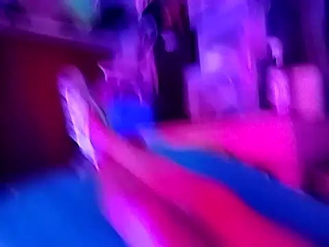 Snapshot of gurlnips chatting on October 14, 5:25 pm gurlnips online show from October 14, 5:25 pm