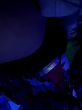 Snapshot of gurlnips chatting on November 20, 10:26 am gurlnips online show from November 20, 10:26 am