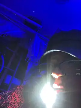 Snapshot of gurlnips chatting on November 23, 10:15 am gurlnips online show from November 23, 10:15 am