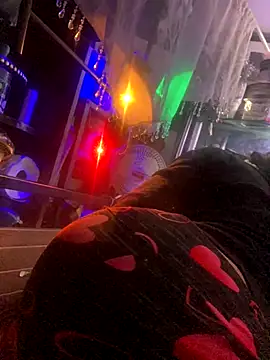 Snapshot of gurlnips chatting on November 30, 8:07 am gurlnips online show from November 30, 8:07 am