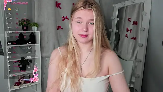 Snapshot of Rebecca_Kelly chatting on March 17, 6:32 pm Rebecca Kelly online show from March 17, 6:32 pm