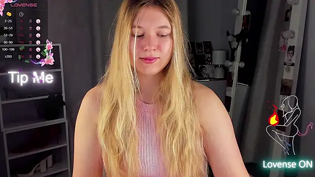 Snapshot of Rebecca_Kelly chatting on September 27, 1:43 am Rebecca Kelly online show from September 27, 1:43 am