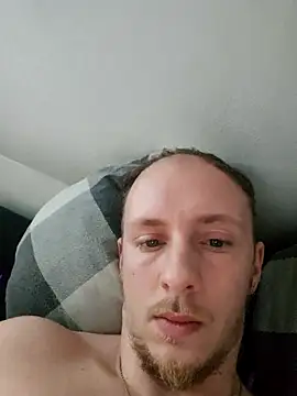 Snapshot of Qmaster69 chatting on March 3, 3:53 pm Qmaster69 online show from March 3, 3:53 pm